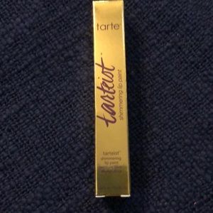 shimmering lip paint